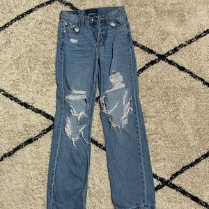 90’s baggy aero jeans